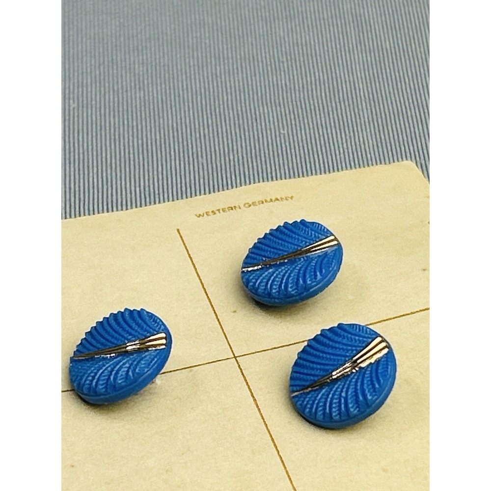 Cornflower Blue & Gold Plastic Le Chic Buttons NEW On Card Set Of 3 - Picture 5 of 8
